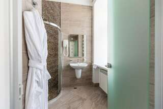 Гостиница Центр Отель Санкт-Петербург Большой двухместный номер с 1 кроватью-3